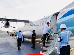 Kunker ke Cilacap, Jokowi Tinjau Vaksinasi hingga Lepas Tukik