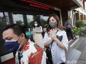 Dhena Devanka Dapat Hak Asuh, Janji Tak Batasi Jonathan Frizzy Bertemu Anak Dhena Devanka Dapat Hak Asuh, Janji Tak Batasi Jonathan Frizzy Bertemu Anak