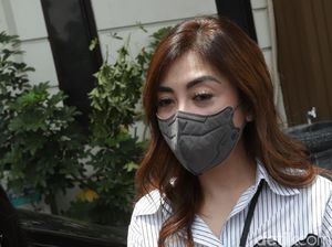 Ritual Jonathan Frizzy Usai Bertengkar Hebat dengan Dhena Devanka Ritual Jonathan Frizzy Usai Bertengkar Hebat dengan Dhena Devanka