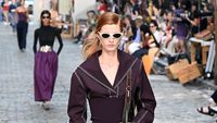 10 Koleksi Tory Burch Spring/Summer 2022 yang Dipamerkan di Jalanan NY