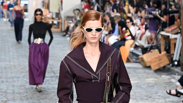 10 Koleksi Tory Burch Spring/Summer 2022 yang Dipamerkan di Jalanan NY