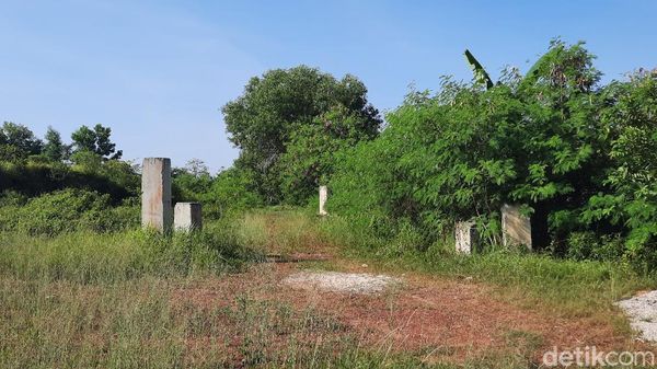 Penampakan Masjid Sriwijaya Mangkrak Dikorupsi Sisakan Prasasti