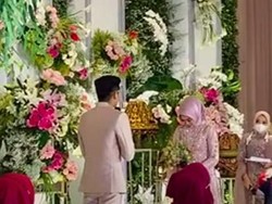 Sahabat Ungkap Ria Ricis Menangis saat Dilamar Teuku Ryan