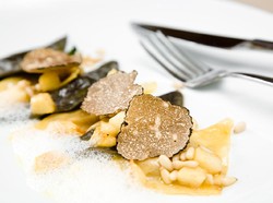 Mewah! Warteg Harga Sultan hingga Jamur Truffle Puluhan Juta Rupiah