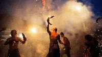 Mengusir Petaka Lewat Ritual Perang Api di Gianyar Bali