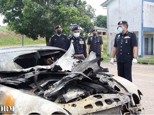 Aduh! Dua Pria Ini Bakar Mobil Mewah biar Asuransinya Cair buat Bayar Utang Aduh! Dua Pria Ini Bakar Mobil Mewah biar Asuransinya Cair buat Bayar Utang