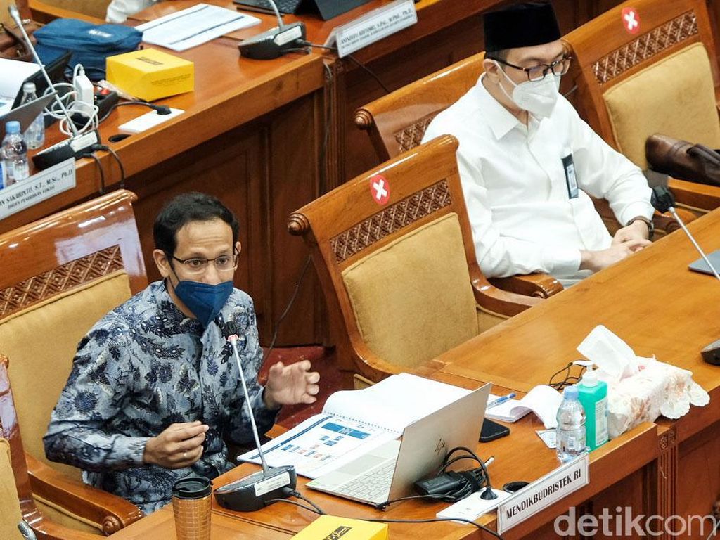 Nadiem Paparkan Penyesuaian Passing Grade PPPK Guru 2021, Cek di Sini Nadiem Paparkan Penyesuaian Passing Grade PPPK Guru 2021, Cek di Sini