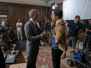 James Bond Rombak Semua Cast