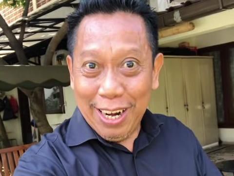 Kabar kurang menyenangkan dari presenter Tukul Arwana dikabarkan alami pendarahan otak. Yuk intip potretnya sebelum sakit!