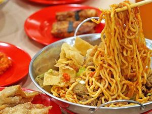 Pedas Jontor! Makan Mie di 5 Tempat Ini Bisa Pakai Level 100 Cabe Pedas Jontor! Makan Mie di 5 Tempat Ini Bisa Pakai Level 100 Cabe