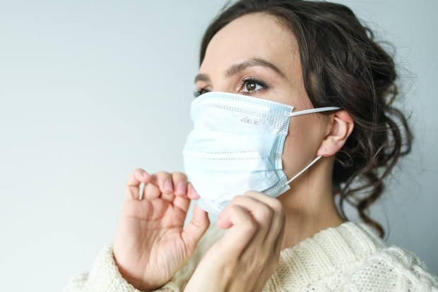 Tips for disposing of disposable masks/Photo: pexels.com/Polina Tankilevitch