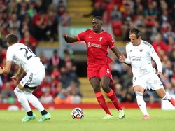 Konate Merasa Tak Pantas Dibandingkan dengan Van Dijk