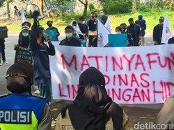 Mahasiswa Gelar Aksi Demo Soroti Kinerja DLH Sukabumi