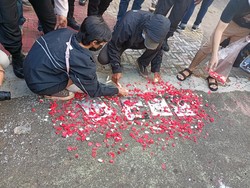 Massa Gelar Aksi Teatrikal September Hitam Peringati Hari Tani Nasional