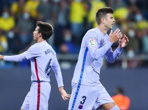 Barcelona Bermasalah, Pique: Mau Ngeluh atau Kerja?