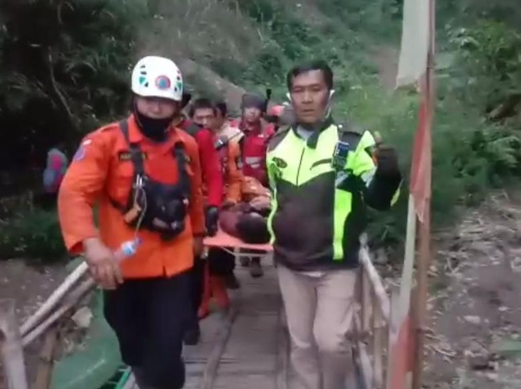 Hilang Misterius di Gunung Guntur, Bocah Pendaki Ditemukan Selamat Hilang Misterius di Gunung Guntur, Bocah Pendaki Ditemukan Selamat