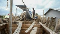 Intip Pembuatan Kapal Tradisional Cilacap Seharga Rp 50 Juta
