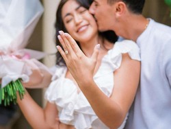 Ekspresi Bahagia Jessica Iskandar Dilamar Vincent Verhaag