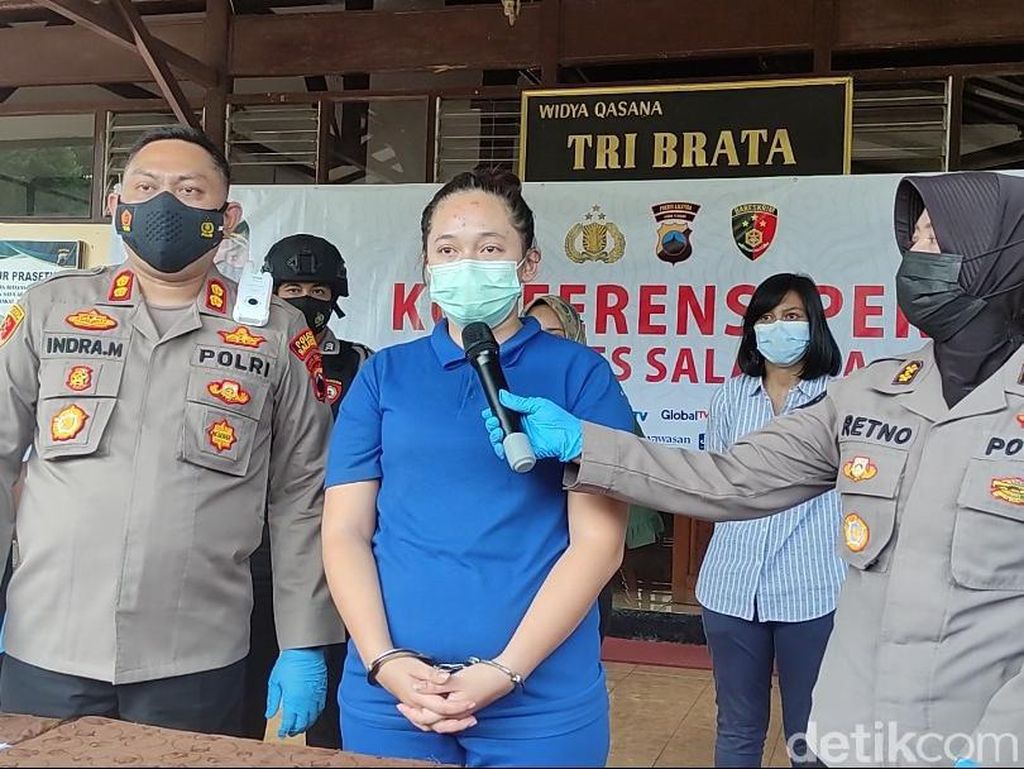 Polisi Tangkap Tersangka Lain Kasus Arisan Online Salatiga Polisi Tangkap Tersangka Lain Kasus Arisan Online Salatiga