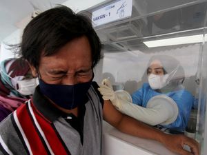 Kapal Ini Dipakai untuk Vaksinasi Masyarakat Kepulauan Kapal Ini Dipakai untuk Vaksinasi Masyarakat Kepulauan