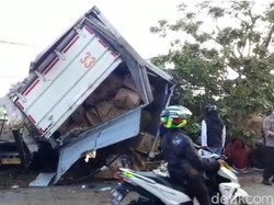 2 Truk Tronton Kecelakaan di Jalur Maut Cianjur, 1 Orang Tewas