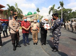 Khofifah Serahkan 362 Sertifikat Hak Pakai hingga Hak Guna Bangunan