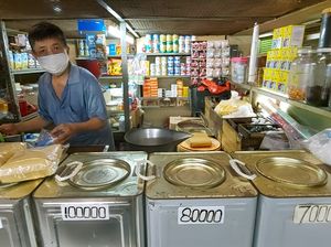 Dulunya Kuli Angkut, Sekarang Punya Toko Kopi Giling Legendaris di Pasar Dulunya Kuli Angkut, Sekarang Punya Toko Kopi Giling Legendaris di Pasar