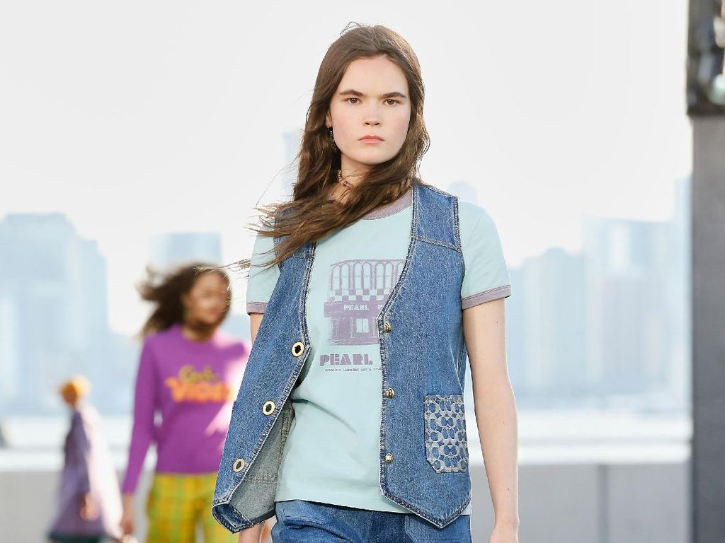 10 Koleksi Coach Spring 2022: Surat Cinta untuk New York 10 Koleksi Coach Spring 2022: Surat Cinta untuk New York