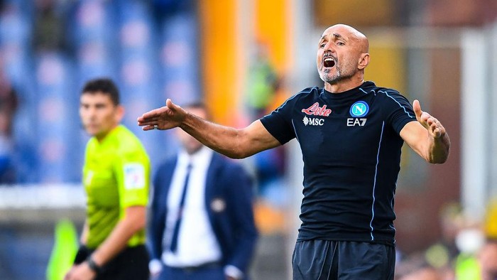 GENOA, ITALY - SEPTEMBER 23: Luciano Spalletti head coach of Napoli reacts during the Serie A match between UC Sampdoria and SSC Napoli at Stadio Luigi Ferraris on September 23, 2021 in Genoa, Italy. (Photo by Getty Images)