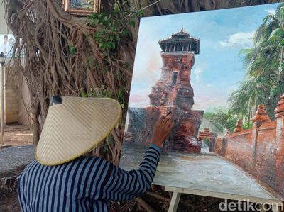 Indahnya Puluhan Lukisan Menara Kudus
