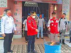 Cegah Peredaran Narkoba, 60 Ponsel Hasil Razia Setahun Lapas Ngawi Dimusnahkan
