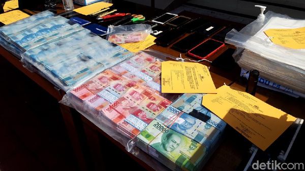 Tumpukan Uang Palsu Nyaris Setengah Miliar di Boyolali yang Disita