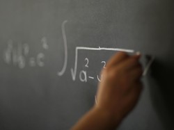 Cara Menghitung Akar Kuadrat dan Penjelasan Contoh Soalnya