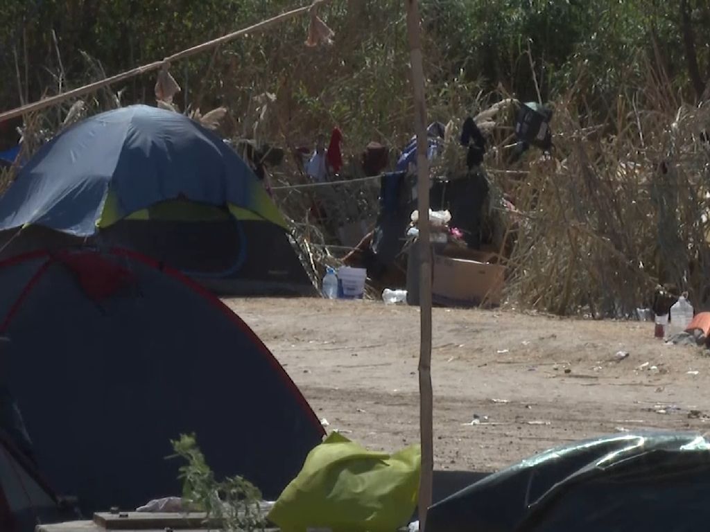 Penampakan Ribuan Pengungsi Haiti Pasang Tenda di Kolong Jembatan Texas