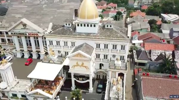 10 Potret Sekolah Sultan di Bekasi, Dihiasi 300 Lampu Kristal