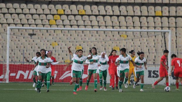 Timnas Indonesia vs Singapura Timnas putri Indonesia melawan Singapura di Tajikistan dalam kualifikasi Piala Asia 2022.