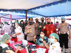 Respons Arahan Jokowi, Polda Sumut Sebar 10 Ribu Dosis Vaksin Corona ke Nias