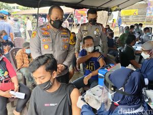 Setelah Divaksin, Tunawisma di Kota Kediri Dapat Sembako Setelah Divaksin, Tunawisma di Kota Kediri Dapat Sembako