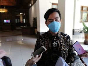 Gibran Bocorkan Jersey Persis Solo, Colek AHHA PS Pati