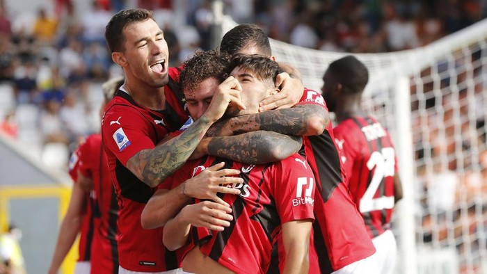 LA SPEZIA, ITALY - SEPTEMBER 25: Brahim Diaz of AC Milan celebrates after scoring a goal during the Serie A match between Spezia Calcio and AC Milan at Stadio Alberto Picco on September 25, 2021 in La Spezia, Italy.  (Photo by Gabriele Maltinti/Getty Images)