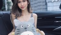 Asyiknya Gaya Safira Kaunang, Aspri Hotman Paris Saat Makan Kentang Goreng