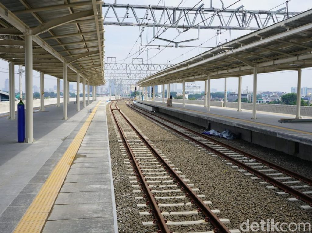 Dear Penumpang KRL! Ini Tempat Naik-Turun Baru di Stasiun Manggarai Dear Penumpang KRL! Ini Tempat Naik-Turun Baru di Stasiun Manggarai
