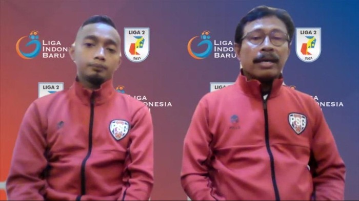 Pelatih PSG Pati Ibnu Grahan dan Tim Nugroho saat jumpa pers jelang laga.