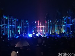 Jazz Gunung Buai Jemaah Al Jazziah di Tengah Dinginnya Rintik Gerimis Bromo