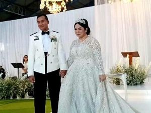 Potret Bahagia Joy Tobing Dinikahi Kolonel TNI Potret Bahagia Joy Tobing Dinikahi Kolonel TNI