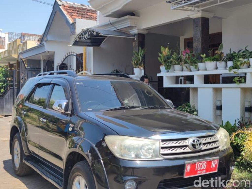 Kasus Korupsi Bupati Probolinggo, KPK Geledah Rumah Kadis Mal Pelayanan Publik Kasus Korupsi Bupati Probolinggo, KPK Geledah Rumah Kadis Mal Pelayanan Publik