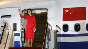 Bos Huawei Dibebaskan, Warga China Tumpah Ruah Menyambut di Bandara