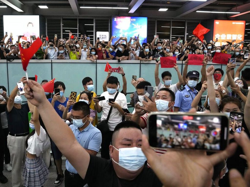 Wow! Kepulangan Bos Huawei Disaksikan 30 Juta Warga China