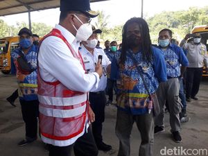 Menhub Cek Bus Angkutan PON XX Papua, Minta Sopir Utamakan Keselamatan Menhub Cek Bus Angkutan PON XX Papua, Minta Sopir Utamakan Keselamatan