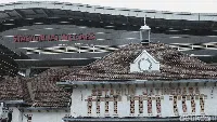 Menyusuri Wajah Lama Stasiun Jatinegara
